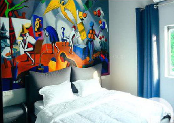 蓝田对于酒店的墙体彩绘而言更注重哪些方面？